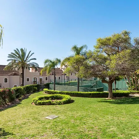 Townhouse In Paraiso