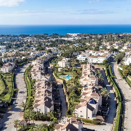 Townhouse In Paraiso * Εστεπόνα