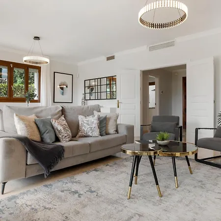 Townhouse In Paraiso *