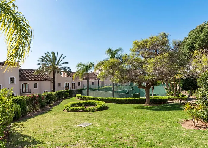 Townhouse In Paraiso