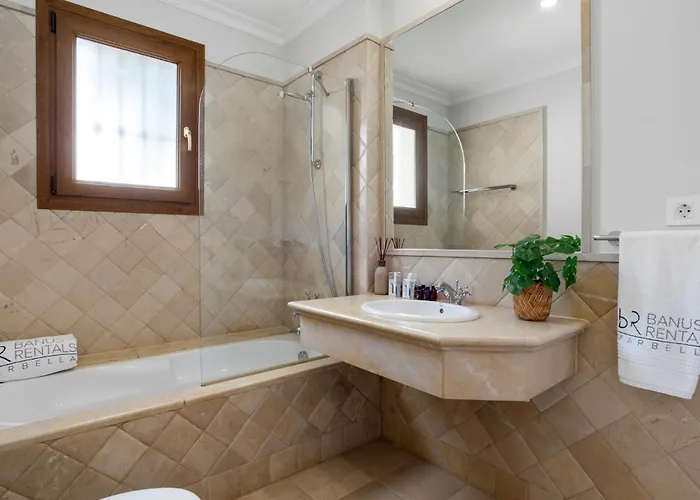 Townhouse In Paraiso 에스테포나