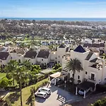 Townhouse In Paraiso 펜션