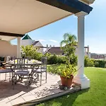 Townhouse In Paraiso * 에스테포나